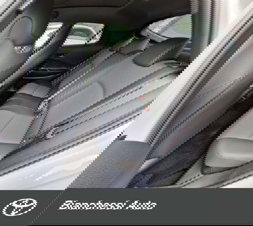 Toyota Toyota C-HR nuova a Cremona (11)