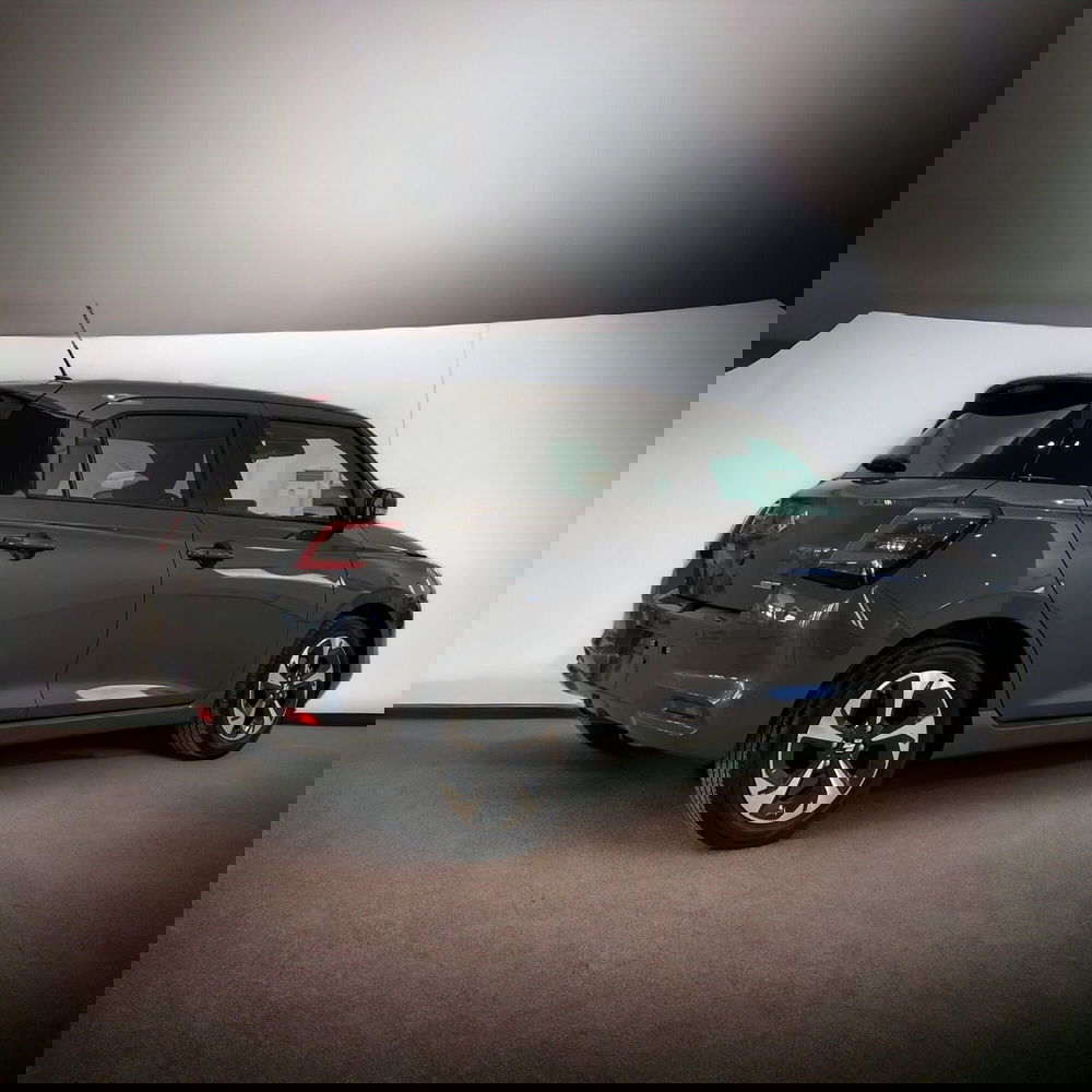 Suzuki Swift nuova a Cremona (5)