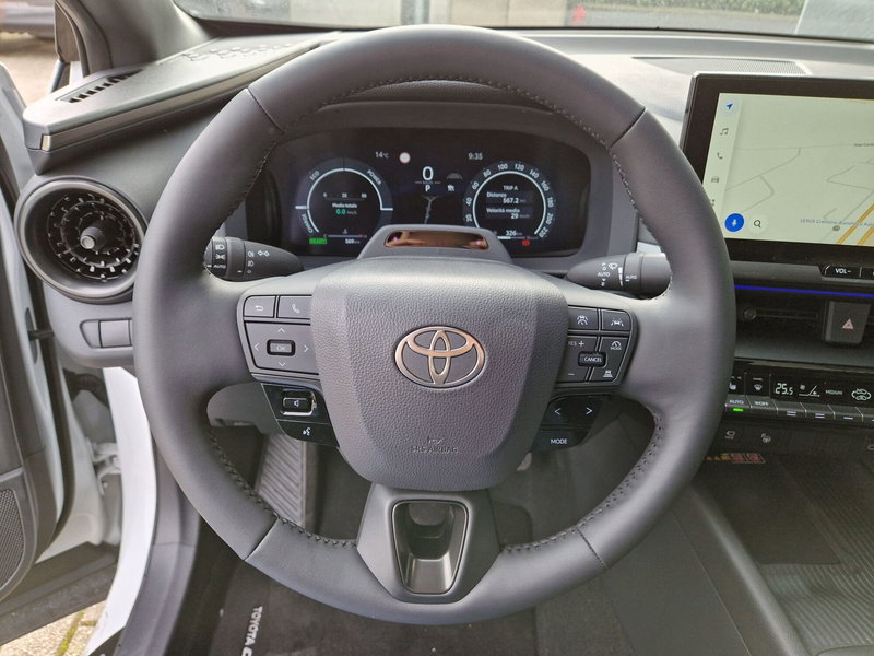 Toyota Toyota C-HR nuova a Cremona (12)