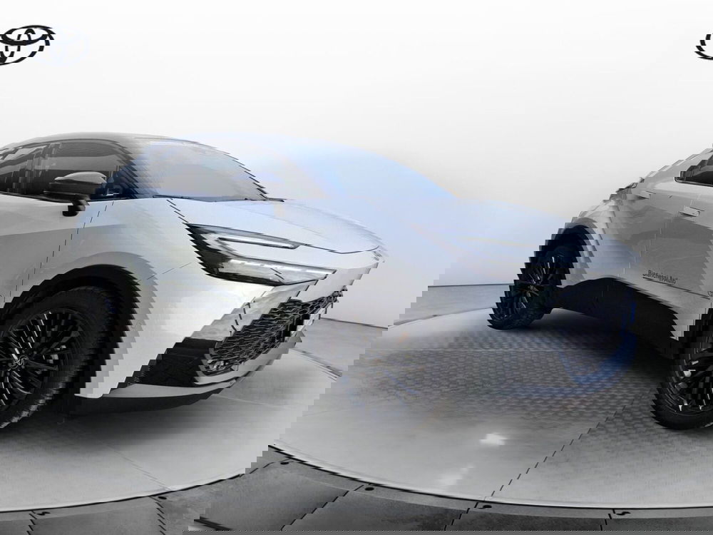Toyota Toyota C-HR nuova a Cremona (3)