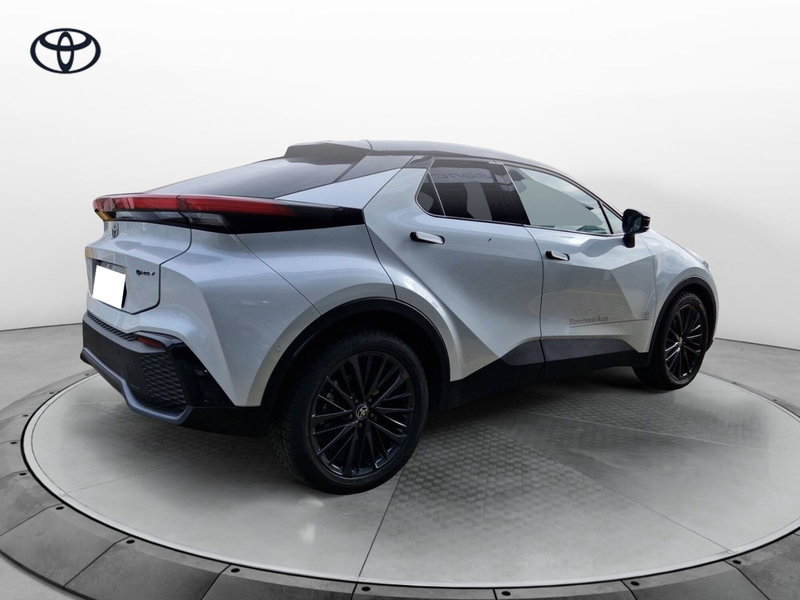 Toyota Toyota C-HR nuova a Cremona (4)