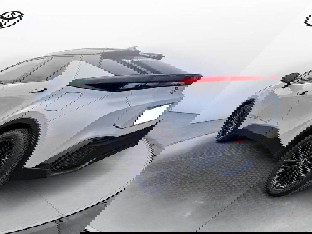 Toyota Toyota C-HR nuova a Cremona (6)