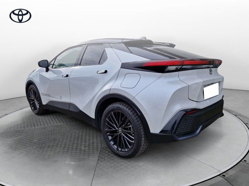 Toyota Toyota C-HR nuova a Cremona (6)
