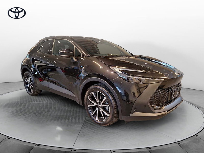 Toyota Toyota C-HR nuova a Cremona (3)