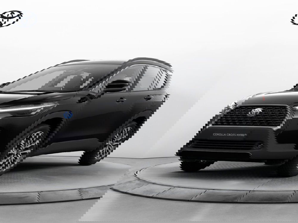 Toyota Corolla Cross Hybrid nuova a Cremona