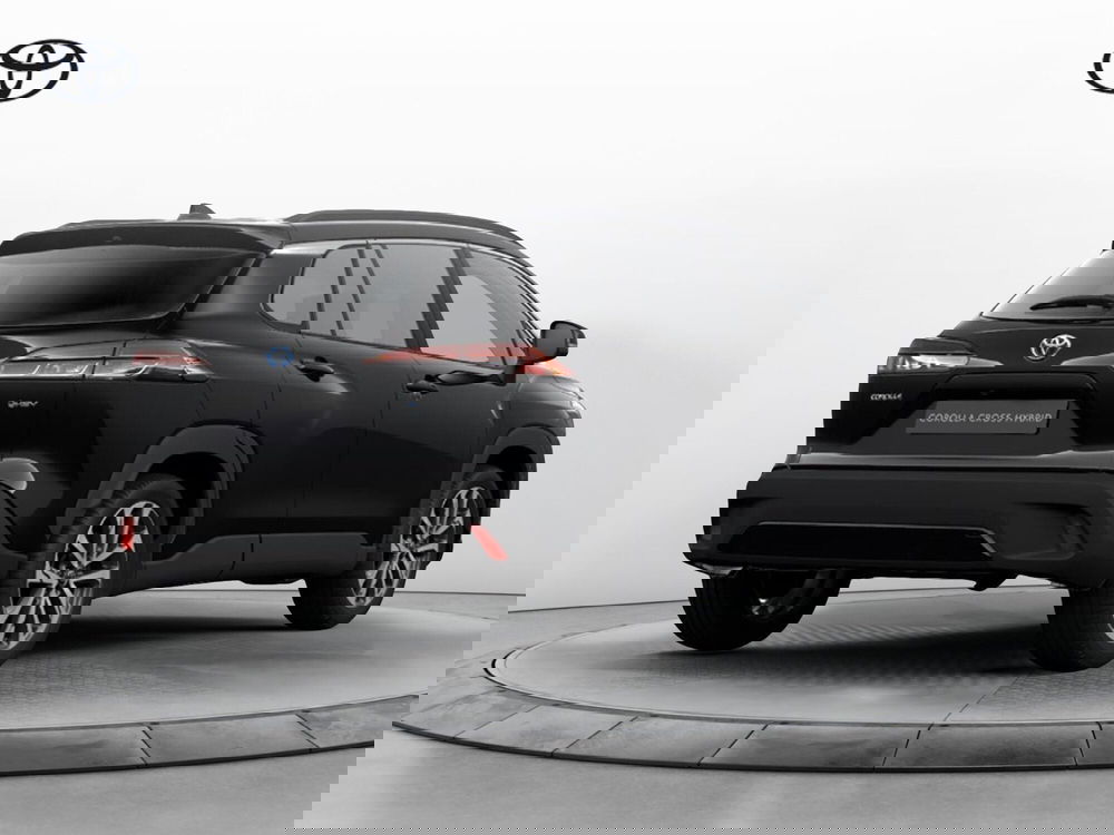 Toyota Corolla Cross Hybrid nuova a Cremona (4)