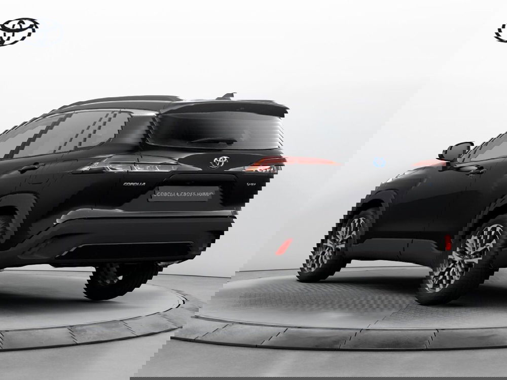 Toyota Corolla Cross Hybrid nuova a Cremona (6)