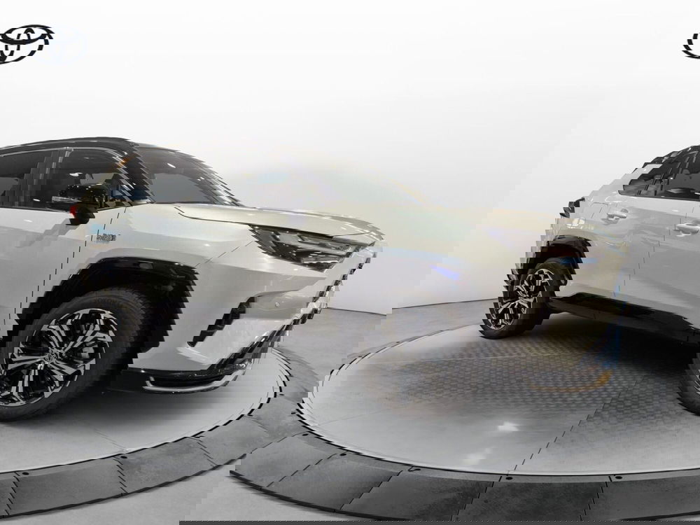 Toyota Rav4 nuova a Cremona (3)