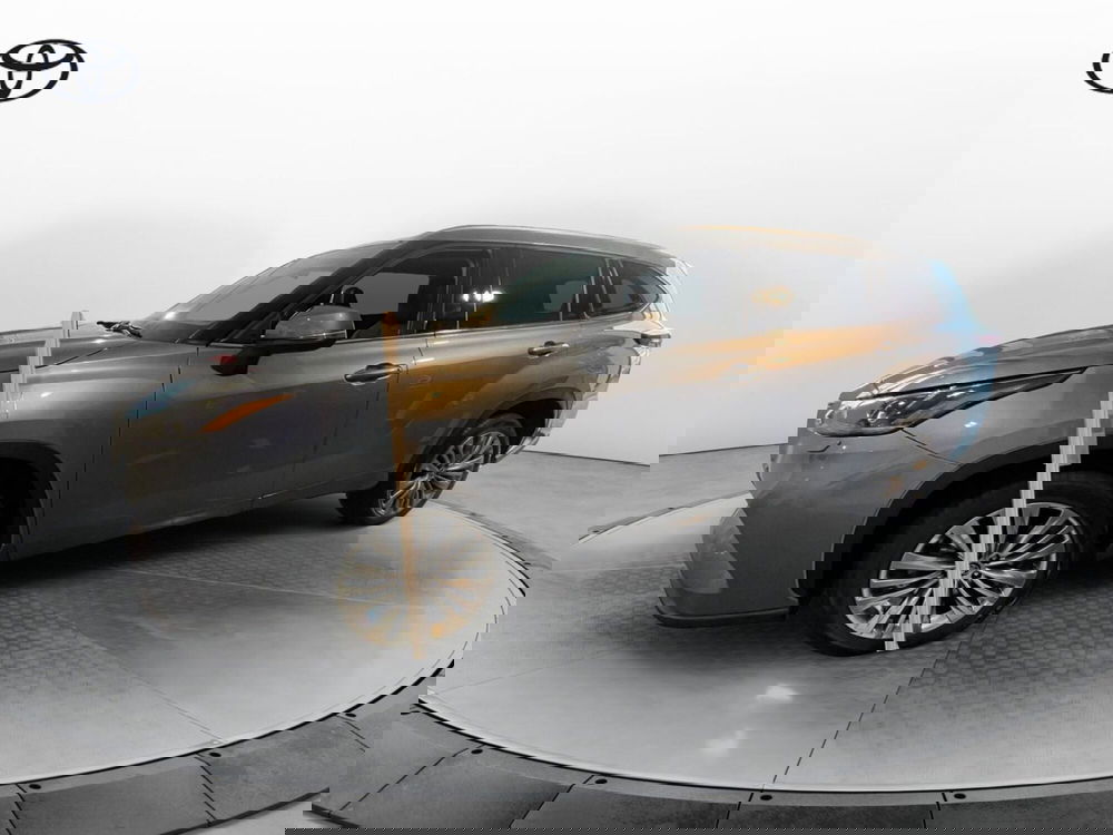 Toyota Highlander nuova a Cremona (3)