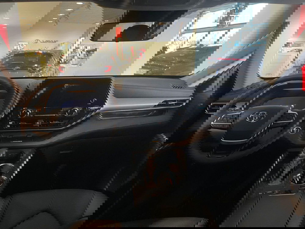 Toyota Highlander nuova a Cremona (8)