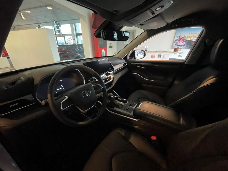 Toyota Highlander nuova a Cremona (9)