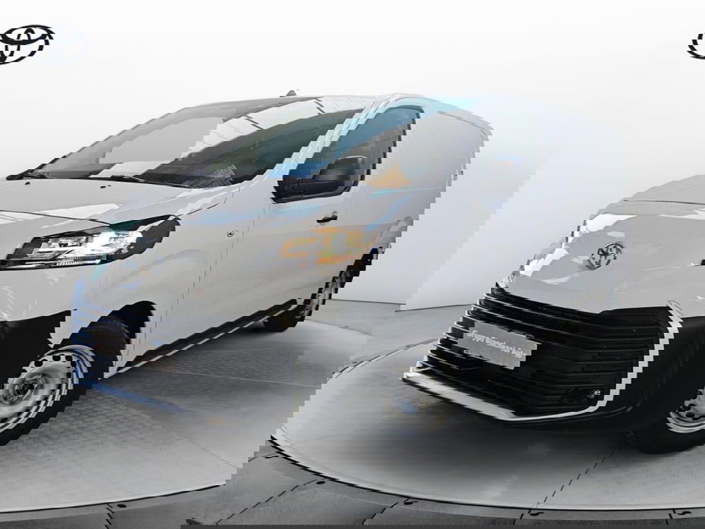 Toyota Proace nuova a Cremona