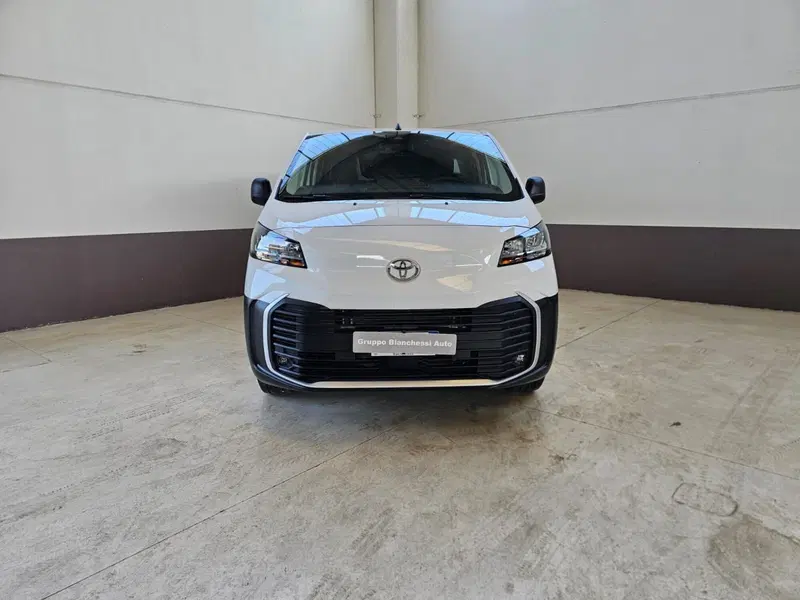 Toyota Proace nuova a Cremona (3)