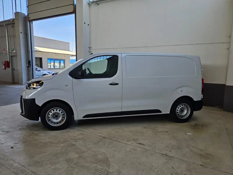 Toyota Proace nuova a Cremona (4)
