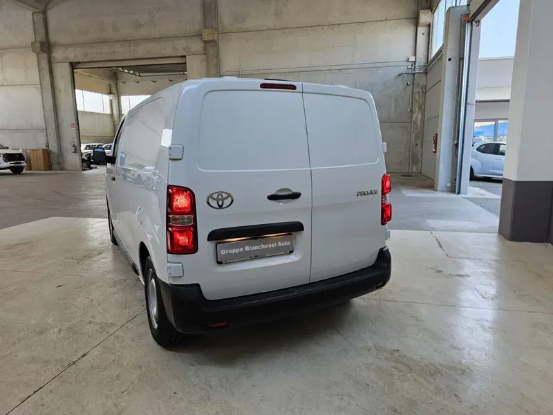 Toyota Proace nuova a Cremona (5)