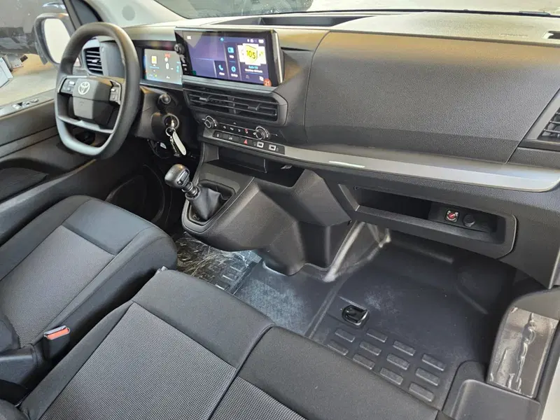 Toyota Proace nuova a Cremona (7)