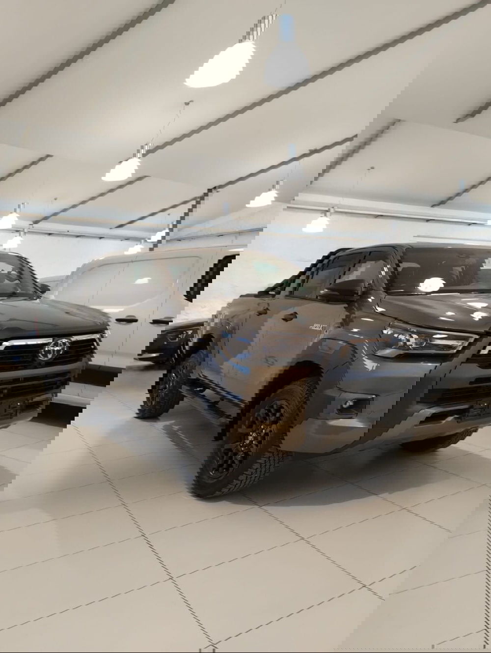 Toyota Hilux nuova a Cremona