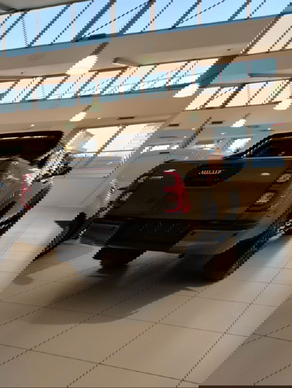 Toyota Hilux nuova a Cremona (4)
