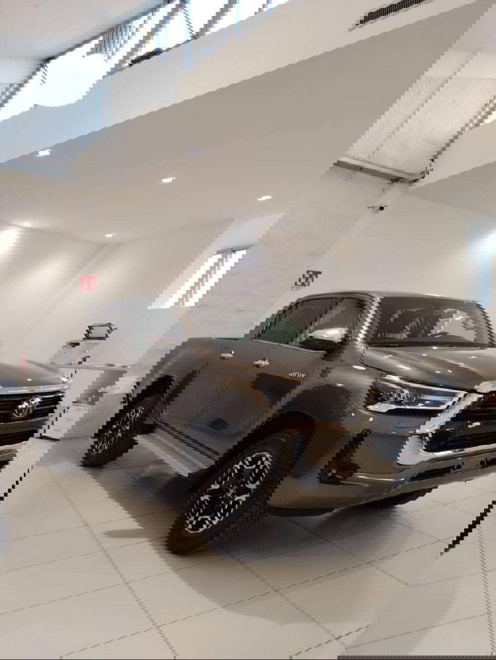 Toyota Hilux nuova a Cremona