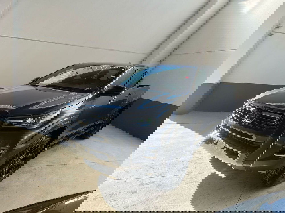 Toyota Hilux nuova a Cremona