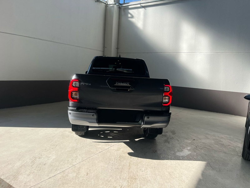 Toyota Hilux nuova a Cremona (4)