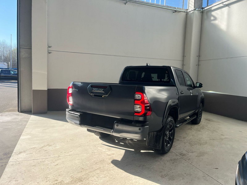 Toyota Hilux nuova a Cremona (5)