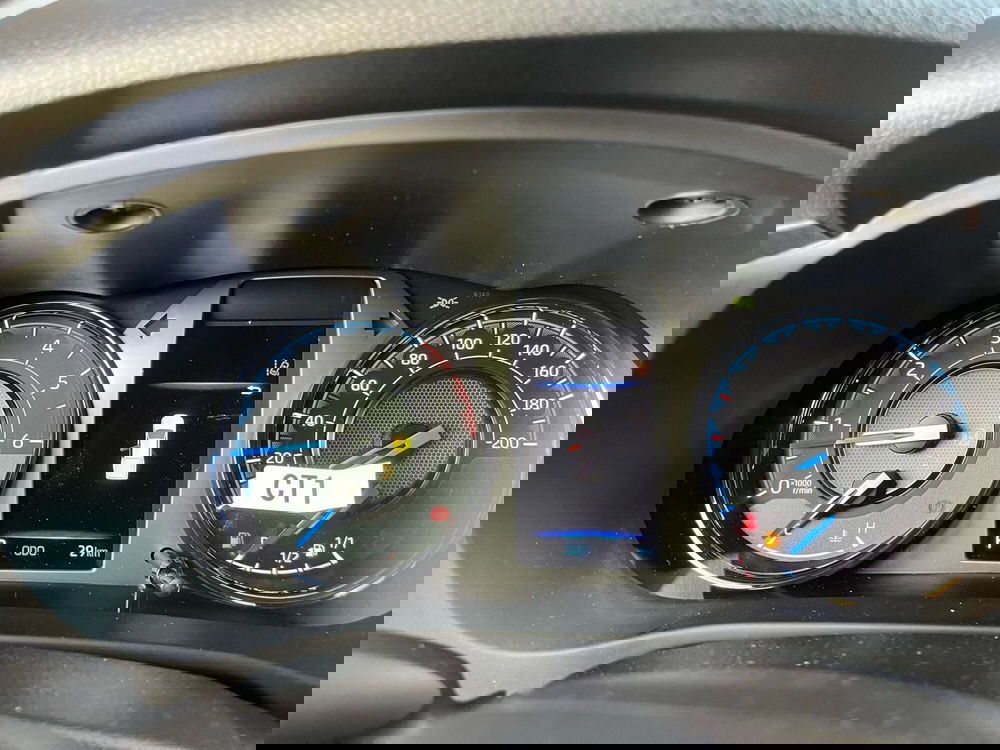 Toyota Hilux nuova a Cremona (6)