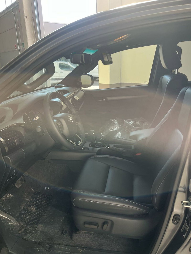 Toyota Hilux nuova a Cremona (8)