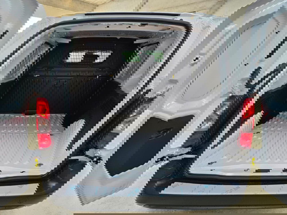 Toyota Proace City nuova a Cremona (10)