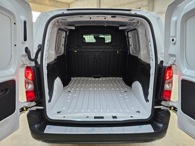 Toyota Proace City nuova a Cremona (10)
