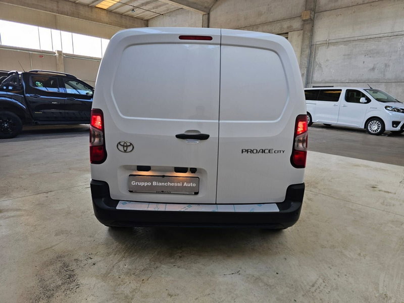 Toyota Proace City nuova a Cremona (6)