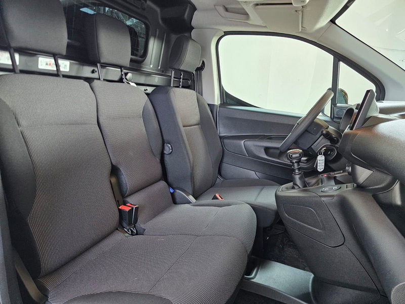 Toyota Proace City nuova a Cremona (7)