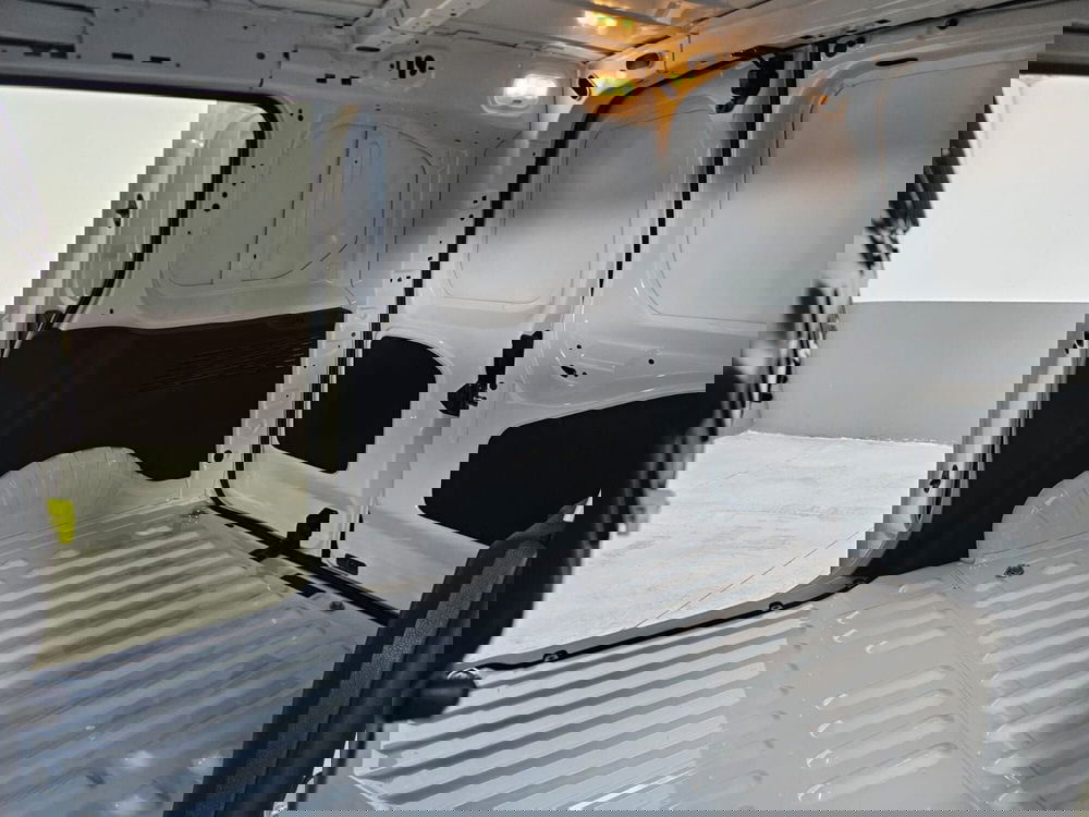 Toyota Proace City nuova a Cremona (9)