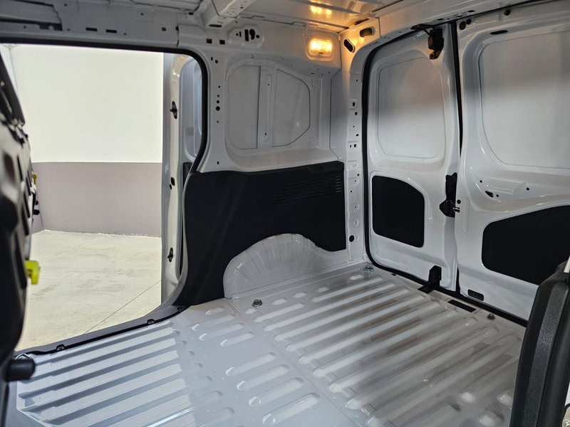 Toyota Proace City nuova a Cremona (9)