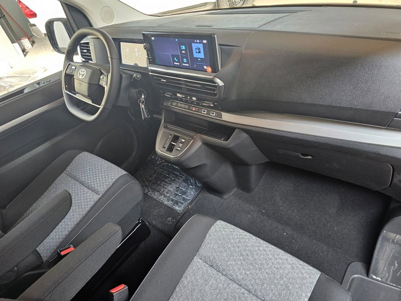 Toyota Proace Verso nuova a Cremona (6)