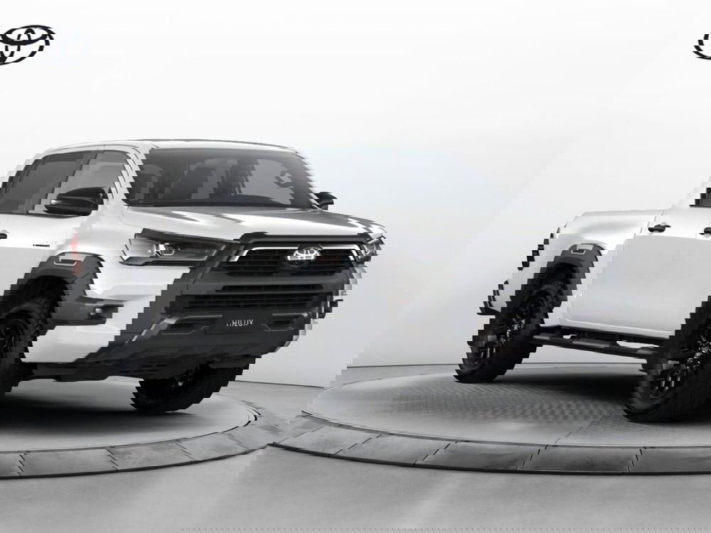 Toyota Hilux nuova a Cremona