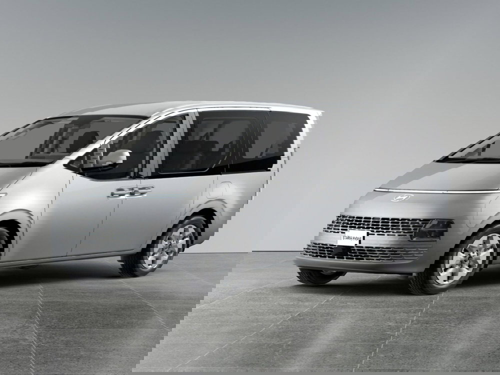 Hyundai Staria nuova a Cremona