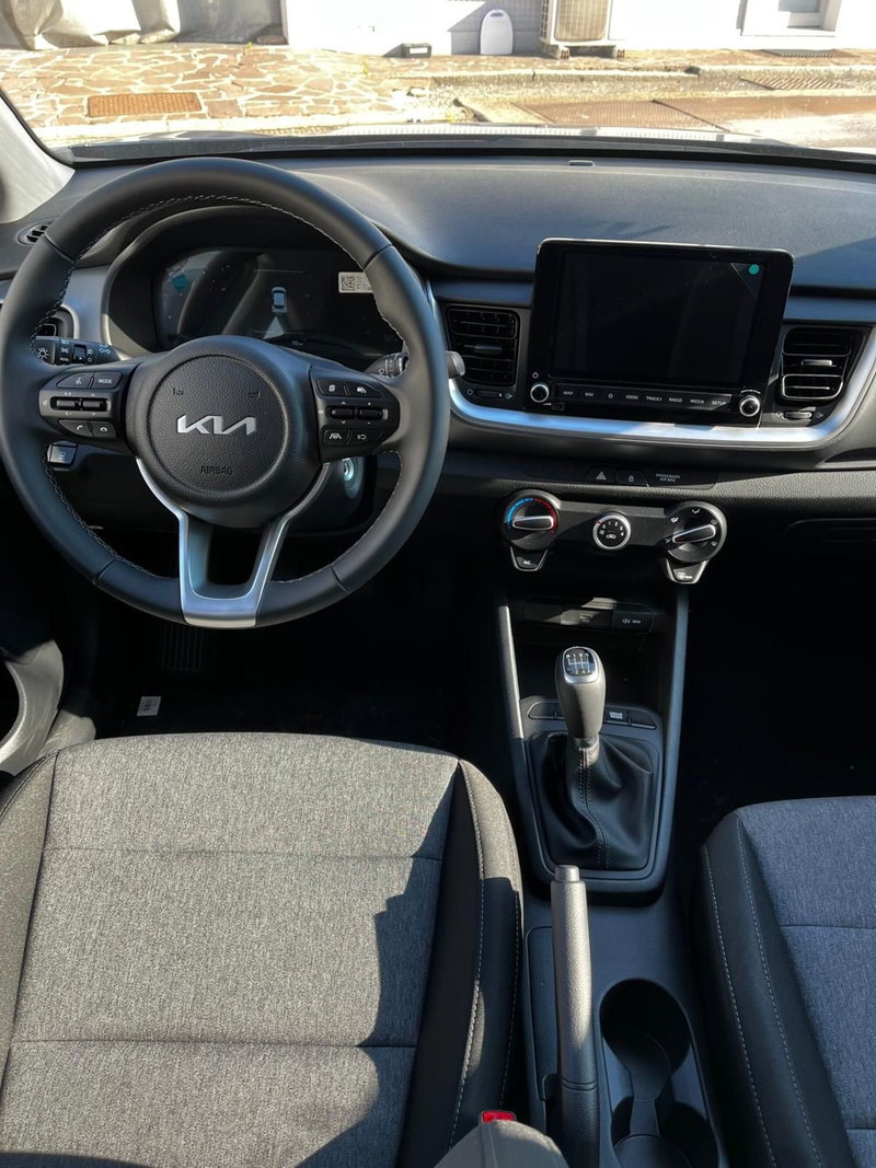 Kia Stonic nuova a Cremona (9)