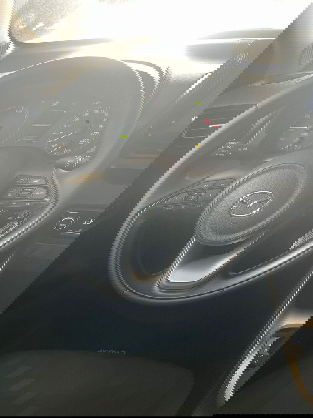 Mazda Mazda2 Hybrid nuova a Cremona (12)