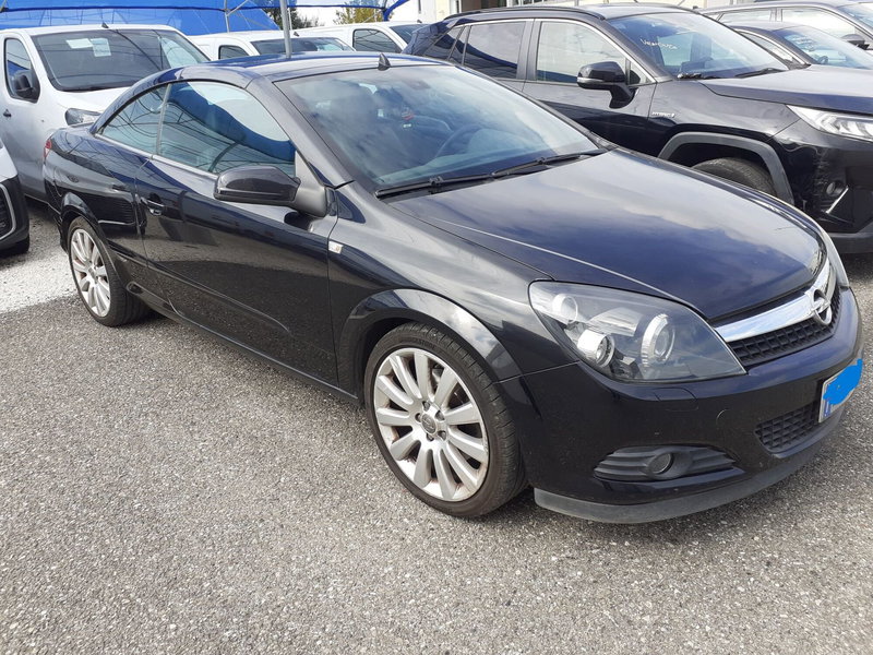 Opel Astra Cabrio usata a Cremona
