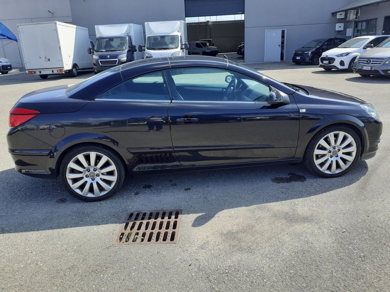 Opel Astra Cabrio usata a Cremona (9)