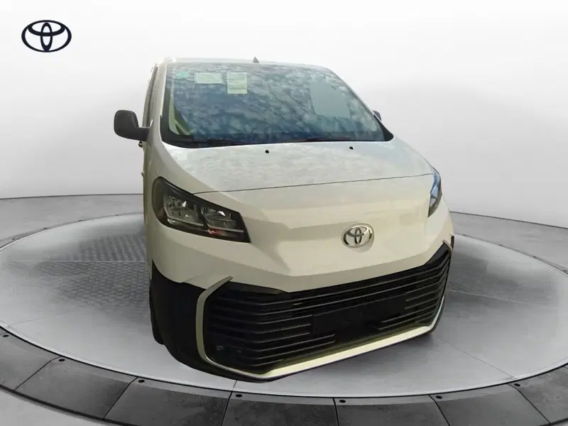 Toyota Proace nuova a Cremona