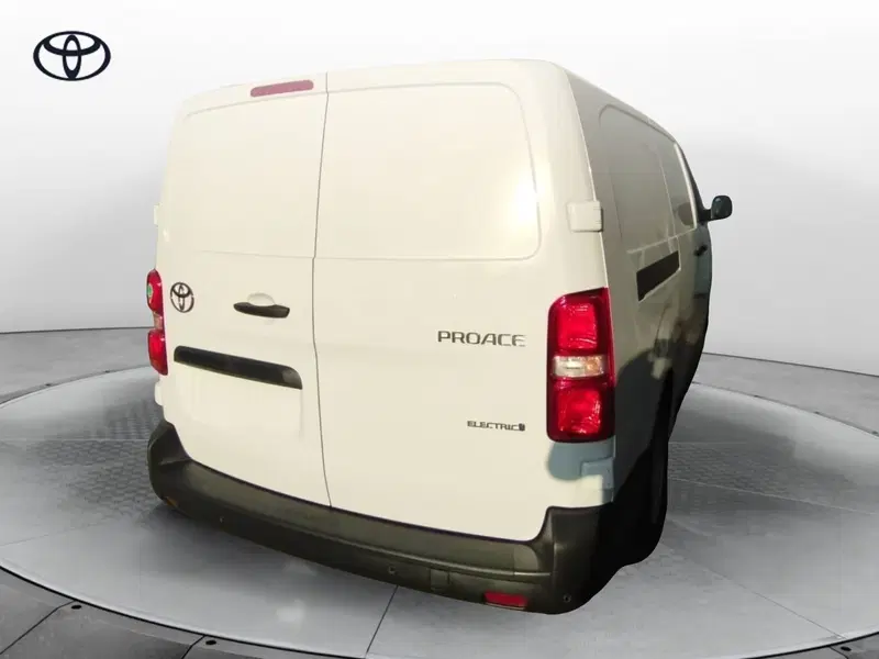 Toyota Proace nuova a Cremona (4)