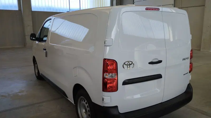 Toyota Proace nuova a Cremona (3)