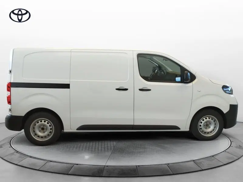 Toyota Proace nuova a Cremona (4)