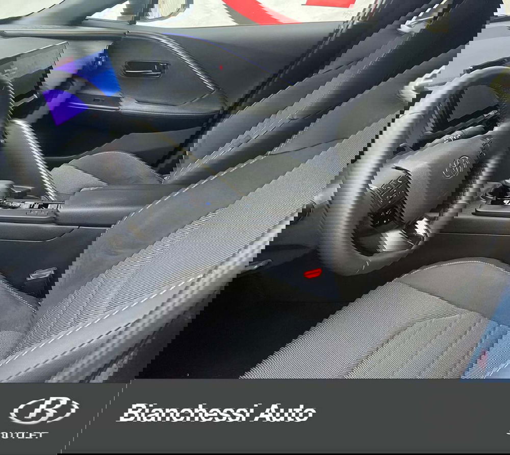 Toyota Toyota C-HR usata a Cremona (14)