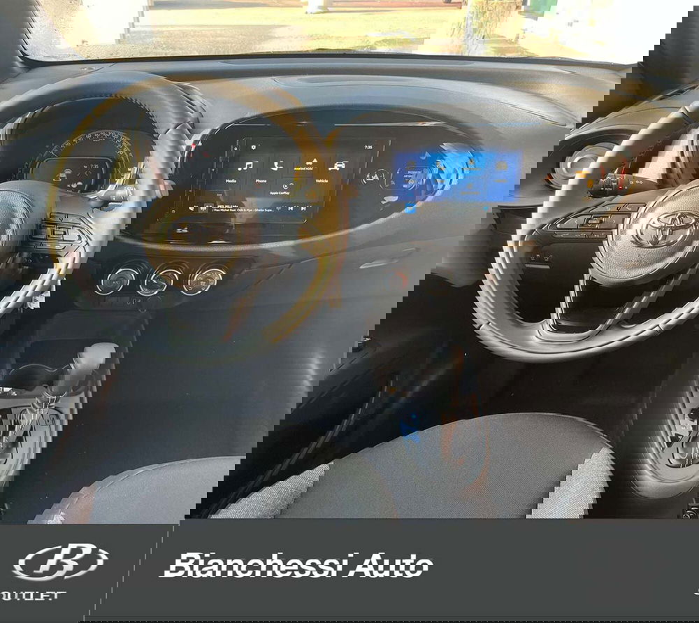 Toyota Aygo X nuova a Cremona (11)