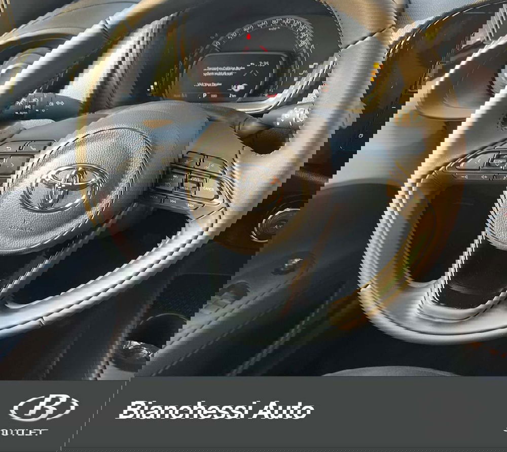 Toyota Aygo X nuova a Cremona (8)