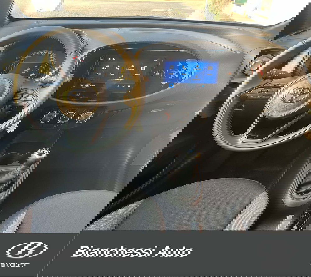 Toyota Aygo X nuova a Cremona (11)