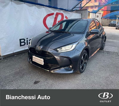 Toyota Yaris 1.5 Hybrid 5 porte Lounge nuova a Cremona